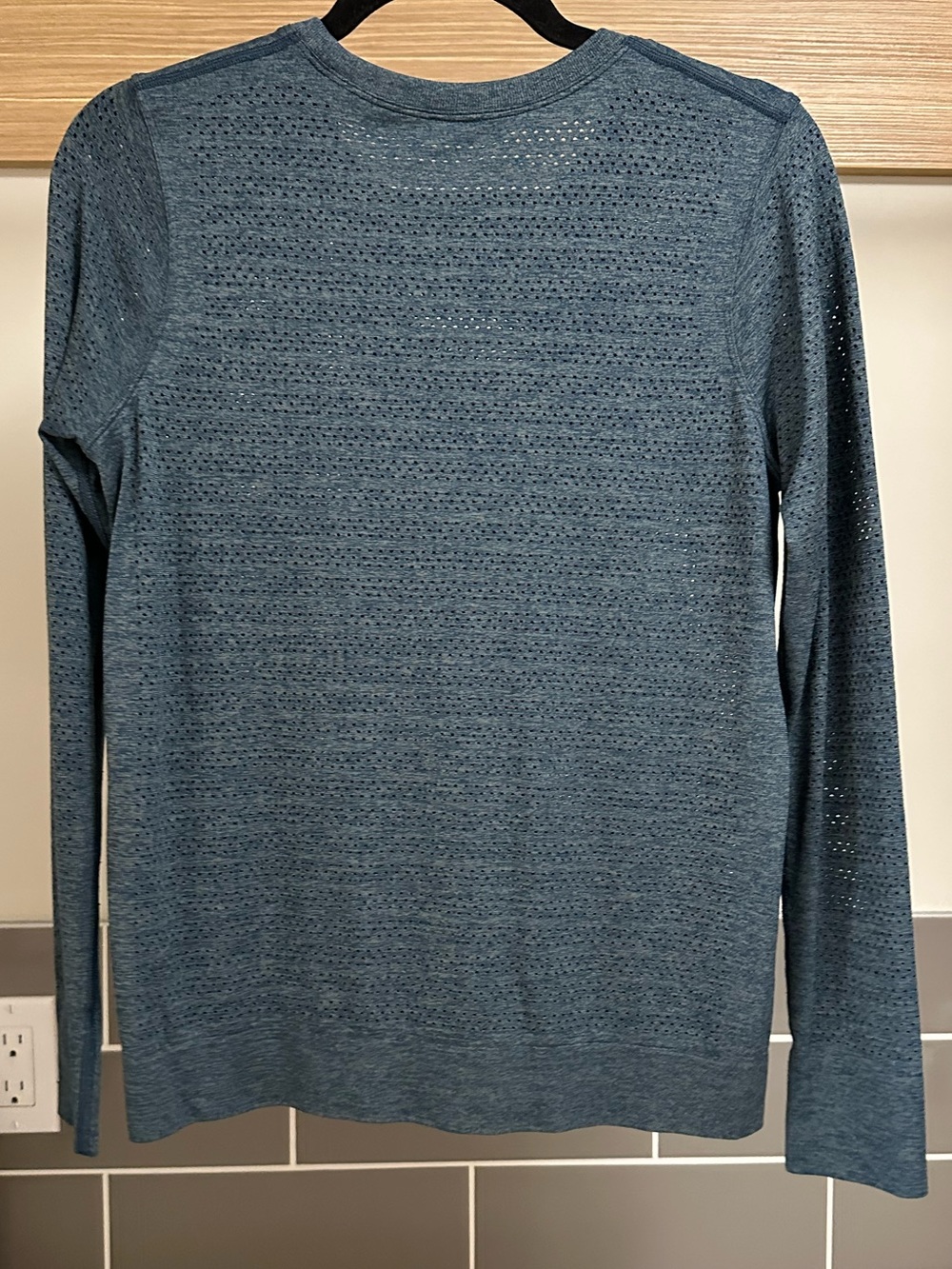 Lululemon Breeze By Long Sleeve *Squad - Picture 8 of 10